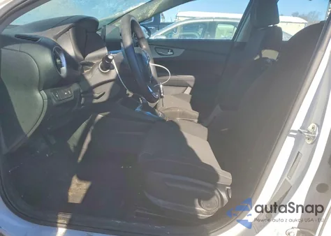 2021 Kia Forte Fe z USA, uszkodzony, nr VIN 3KPF24ADXME401145